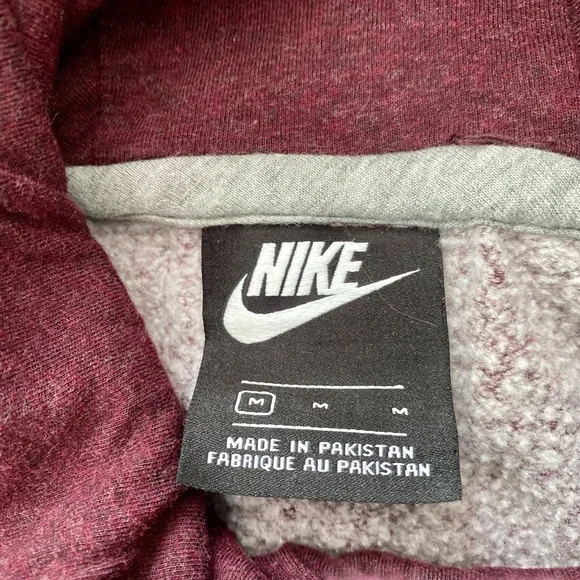 Medium Nike Sweatshirt! Worn twice and in great condition! - Picture 2 of 2